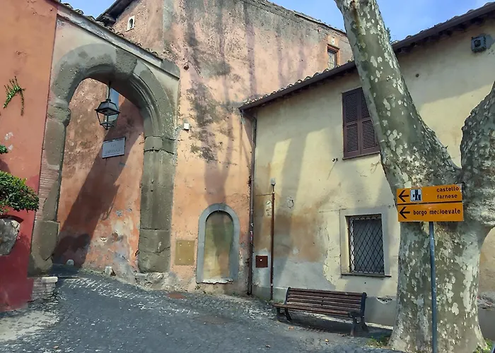 Nel Borgo * Rome